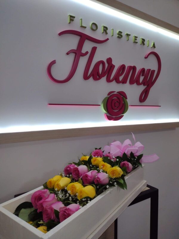 CAJA DE FLORES PARA REGALAR FFJ-046