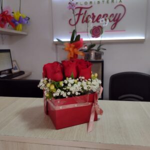 CAJA DE FLORES PARA REGALAR FFJ-035