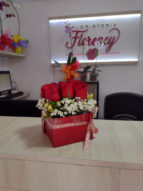 CAJA DE FLORES PARA REGALAR FFJ-035